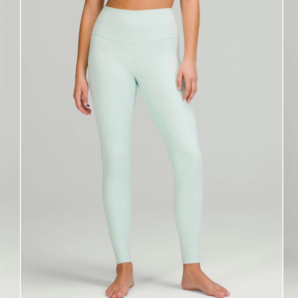 LULULEMON ALIGN HIGH-RISE PANT 28"
Delicate Mint